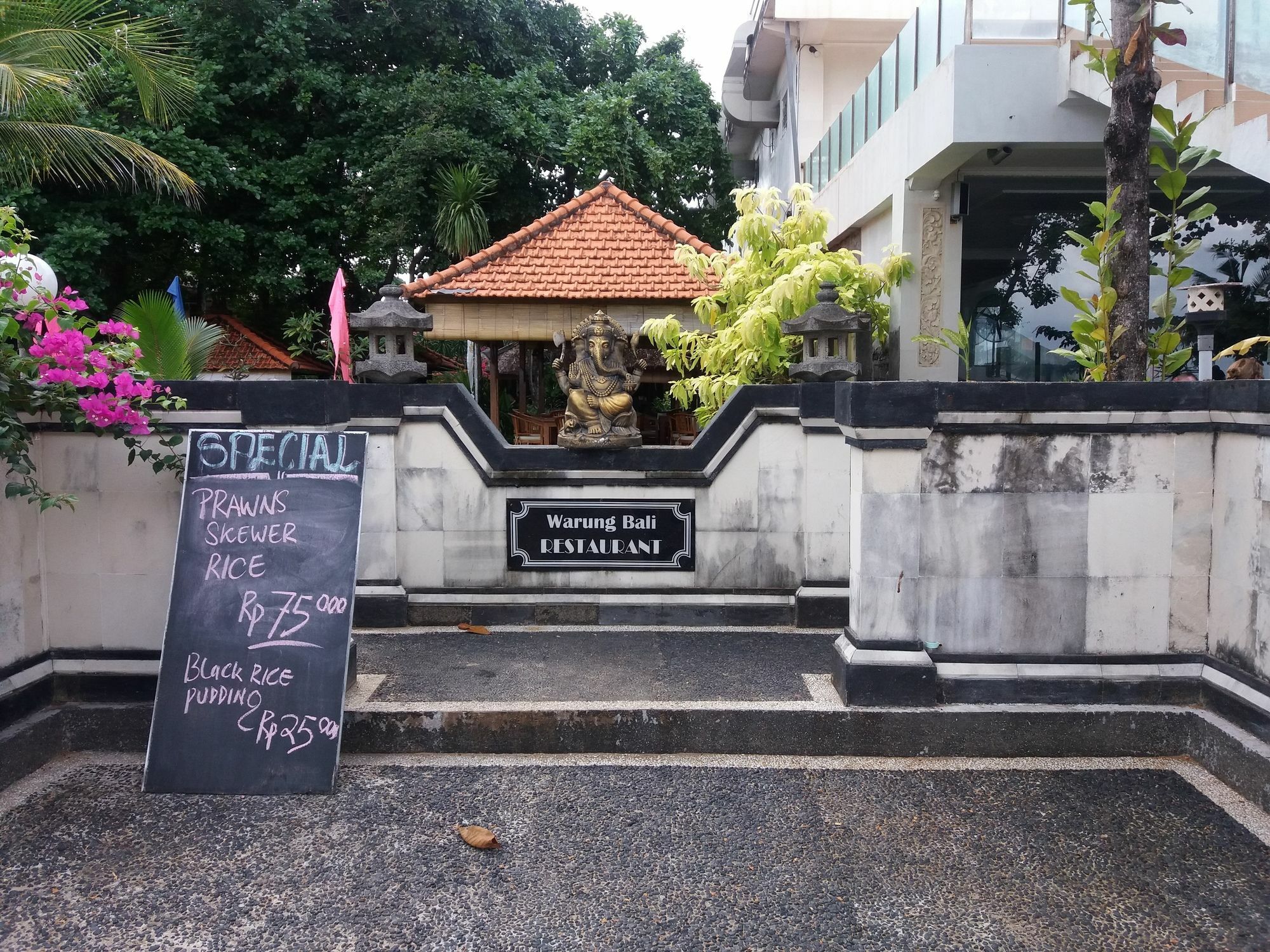 萨里海滩酒店 勒吉安 外观 照片